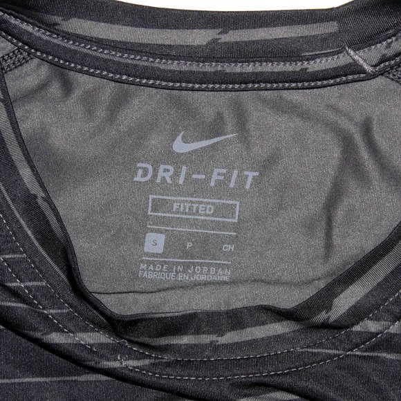 Nike Dri-fit fitted short sleeve (s) - Picture 4 of 5